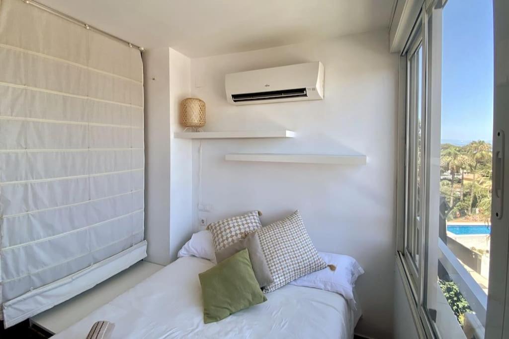 شقة La Ventana De Puerto Marina بينالماذينا المظهر الخارجي الصورة